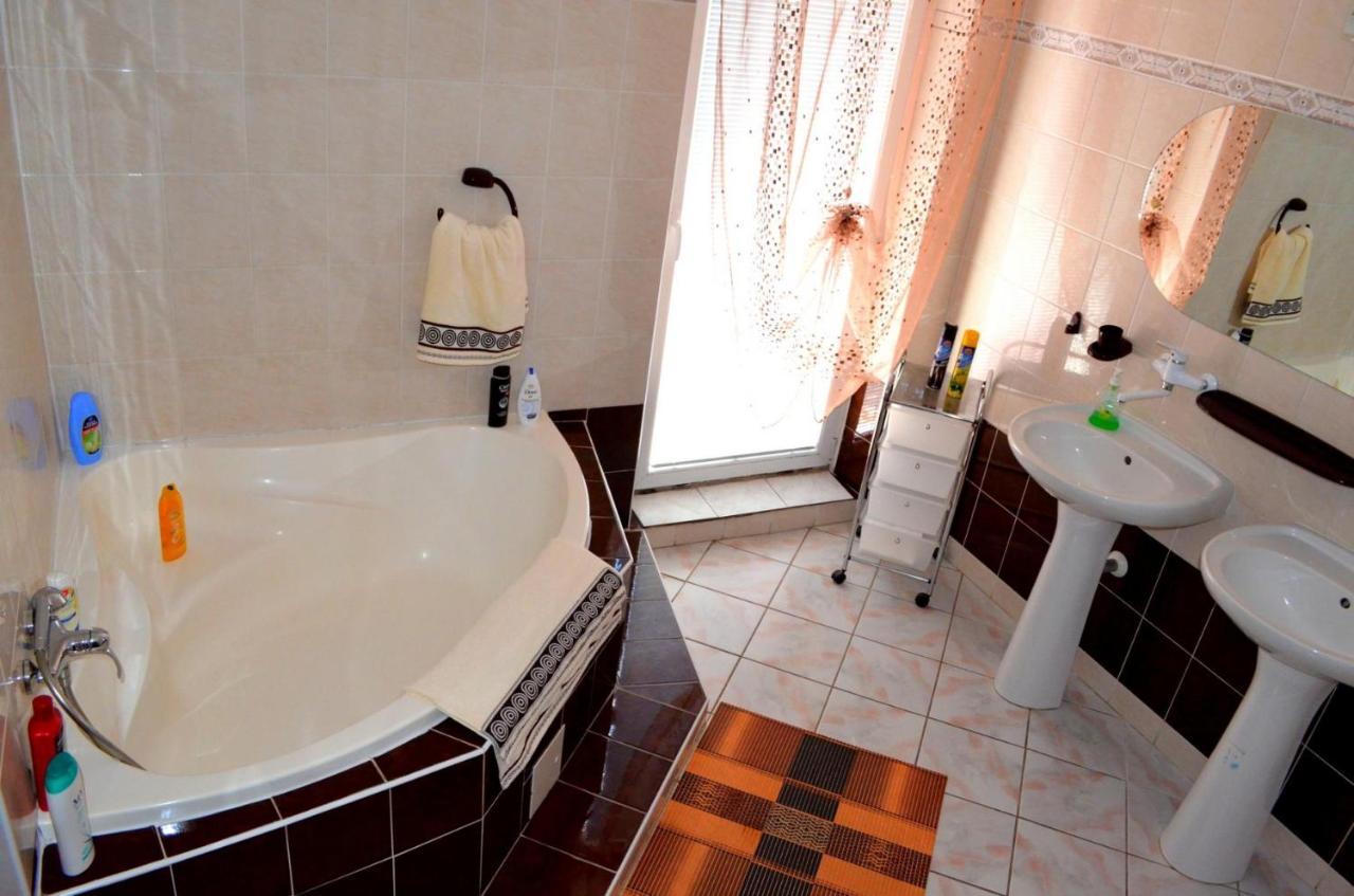 Apartmany Riviera A Chalupa Riviera Liptov, Bešeňová מראה חיצוני תמונה