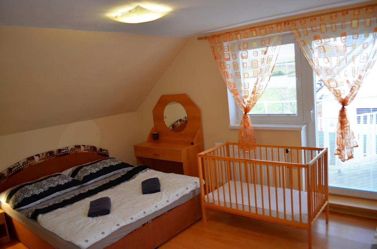 Apartmany Riviera A Chalupa Riviera Liptov, Bešeňová מראה חיצוני תמונה