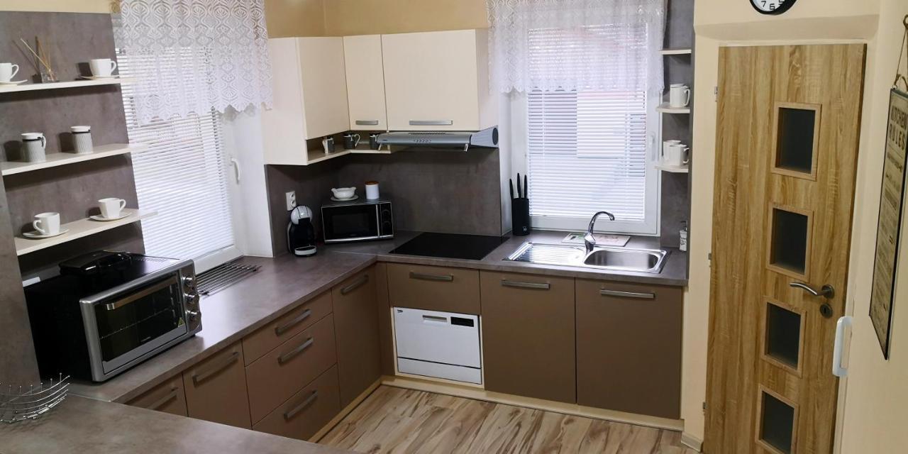 Apartmany Riviera A Chalupa Riviera Liptov, Bešeňová מראה חיצוני תמונה