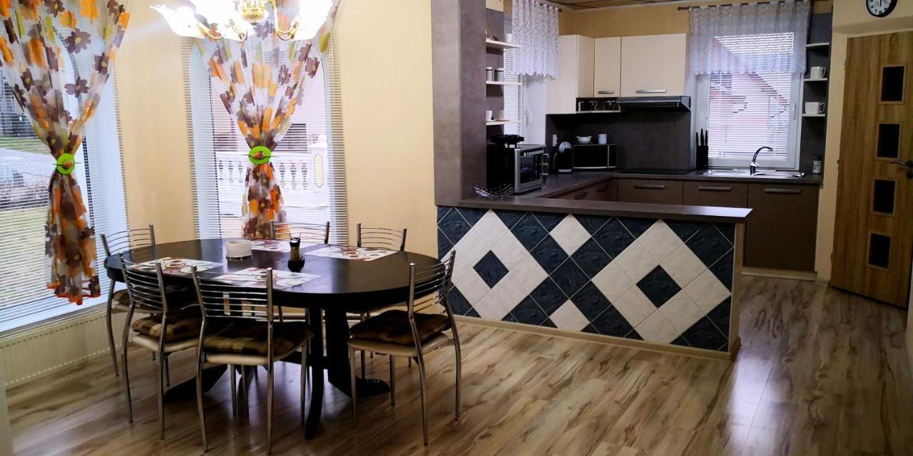 Apartmany Riviera A Chalupa Riviera Liptov, Bešeňová מראה חיצוני תמונה
